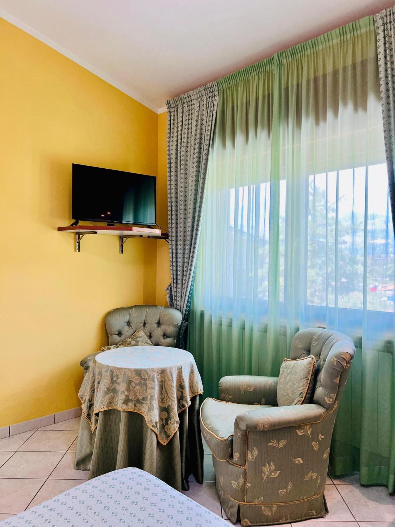 Hotel Paradiso Челано Екстериор снимка