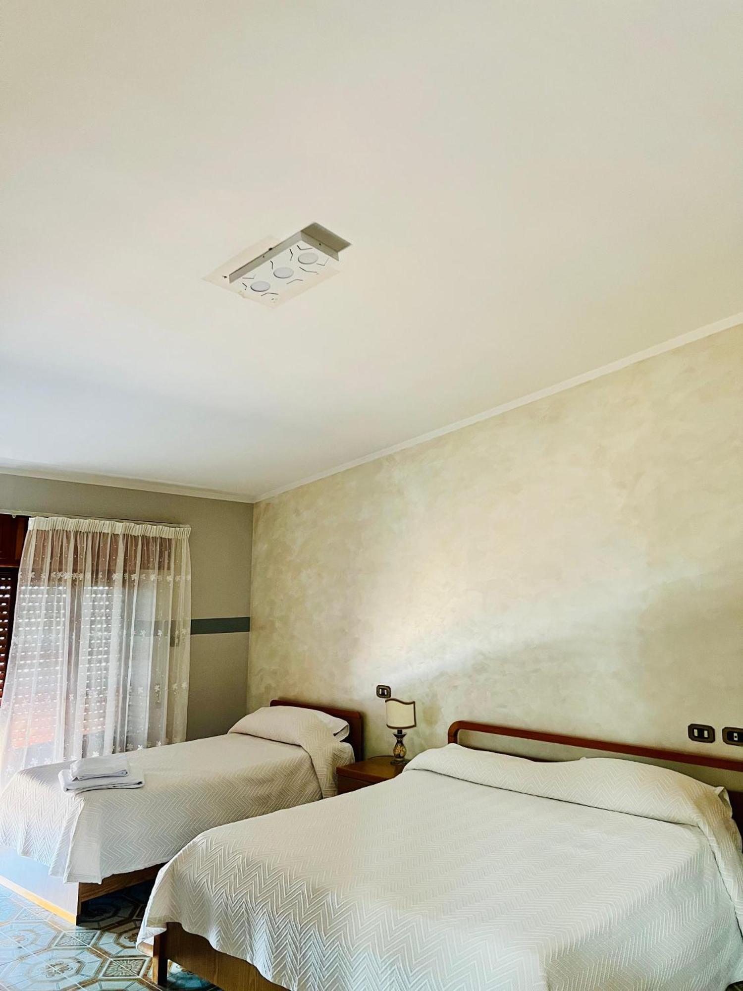 Hotel Paradiso Челано Екстериор снимка