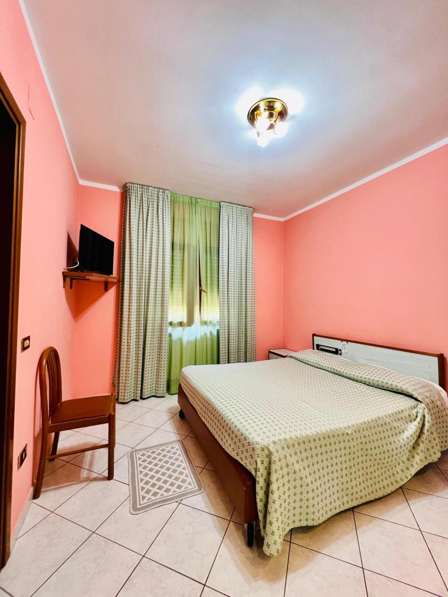 Hotel Paradiso Челано Екстериор снимка