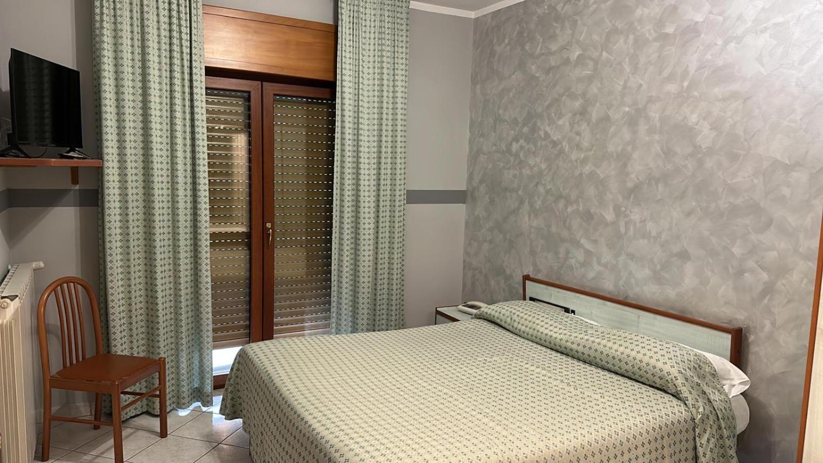 Hotel Paradiso Челано Екстериор снимка